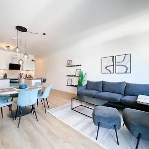 E&k Living - 6 Pers - Design - Fair - Congress - Parking Apartment