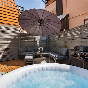 Terrace With 5 Rooms, Whirlpool And Bbq Apartment